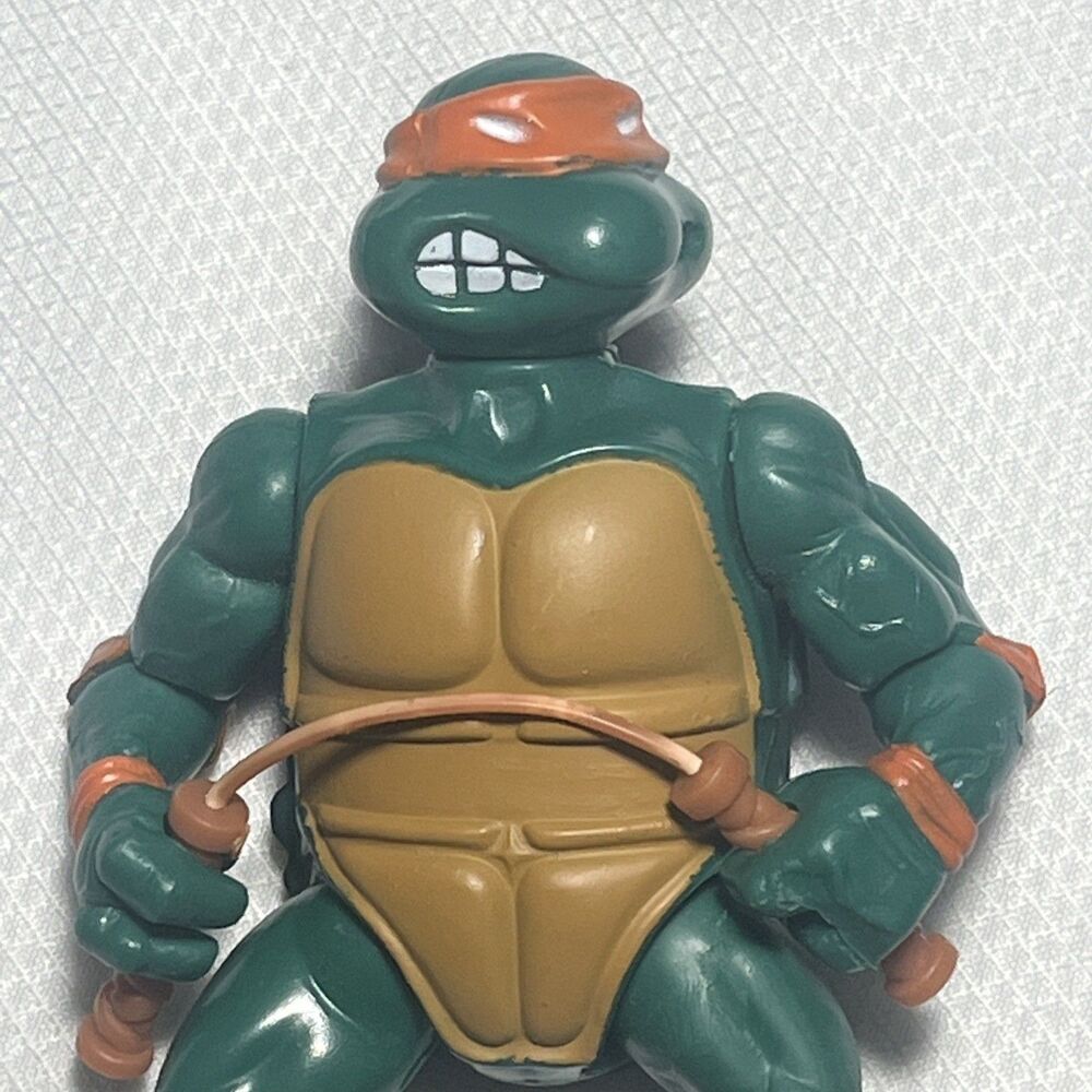 TMNT Teenage Mutant Ninja Turtles Classic Collection Michelangelo w/ Nonchucks